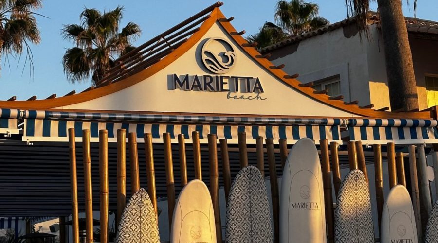 Marietta Beach Restaurant, restaurante en Playa de las Américas frente al mar